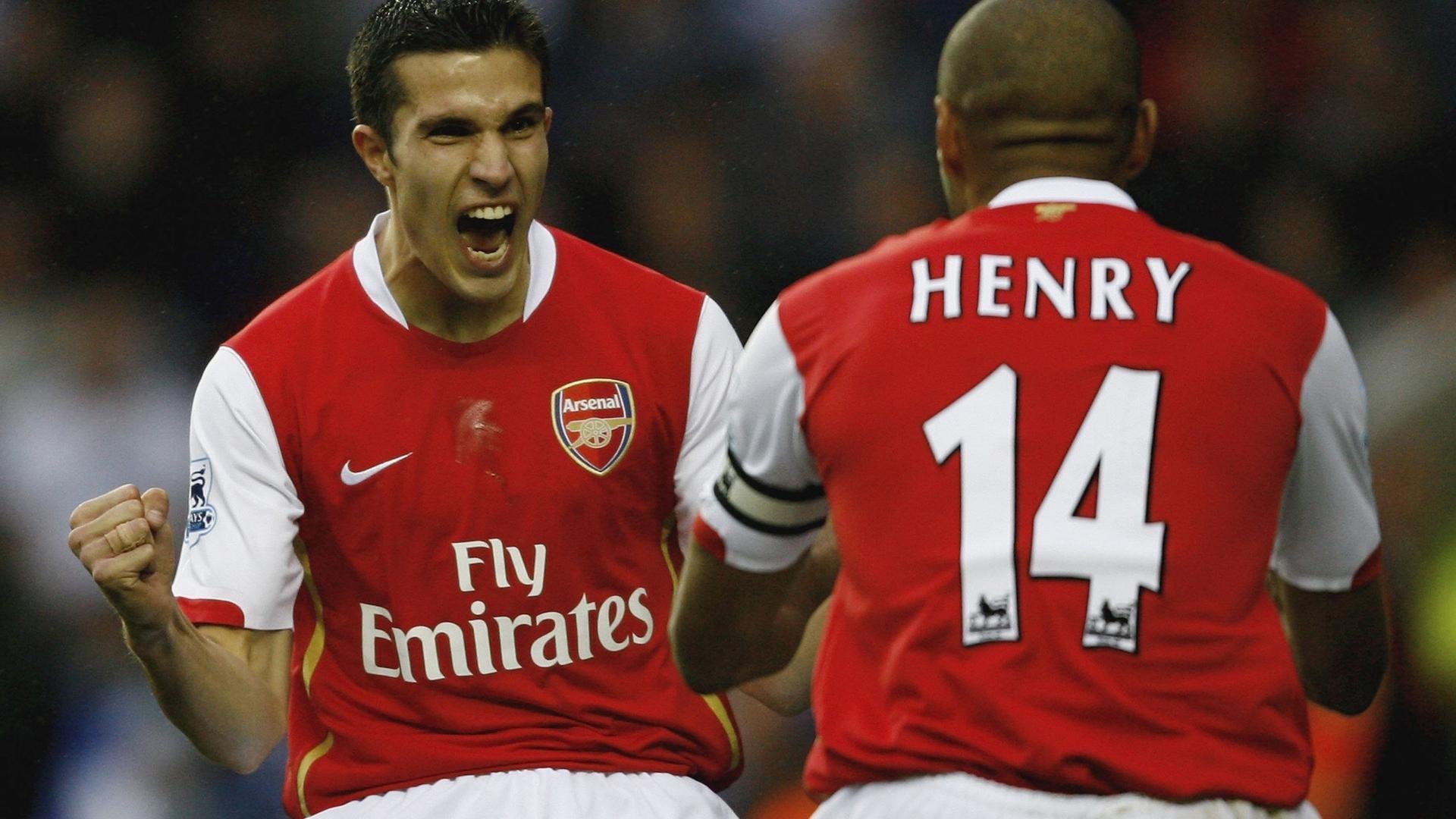 比赛中出现战术新尝试形成边中结合提升攻击威胁程度